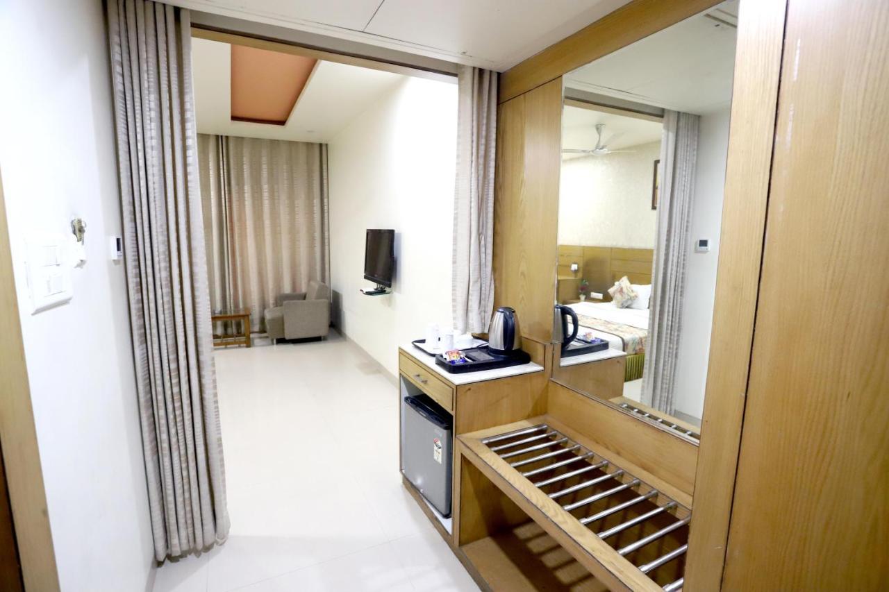 Hotel Blue Pearl Bhopal Dış mekan fotoğraf