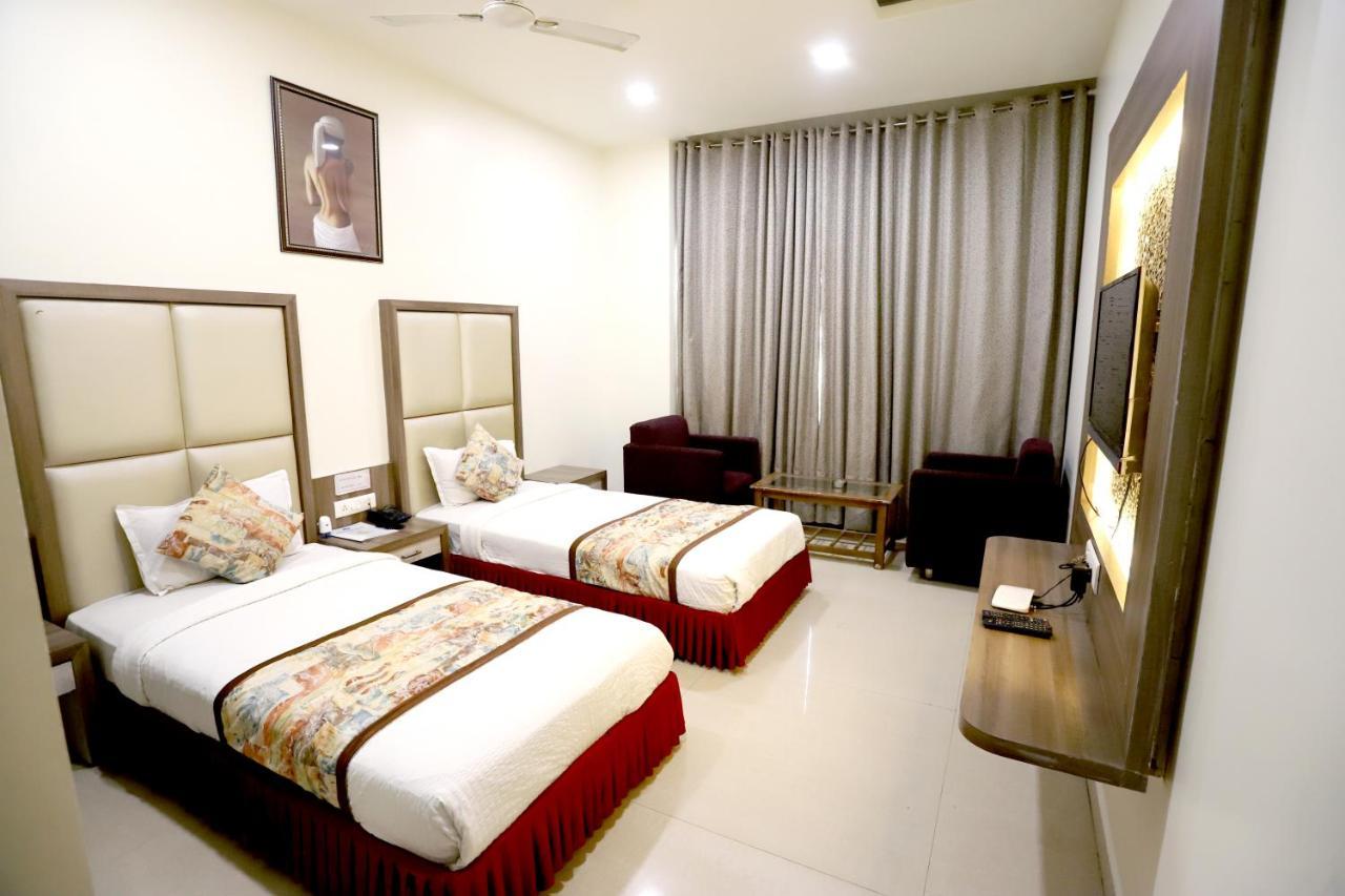 Hotel Blue Pearl Bhopal Dış mekan fotoğraf