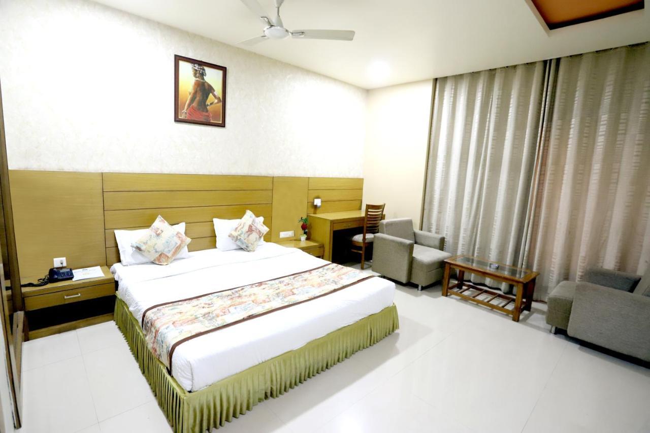 Hotel Blue Pearl Bhopal Dış mekan fotoğraf