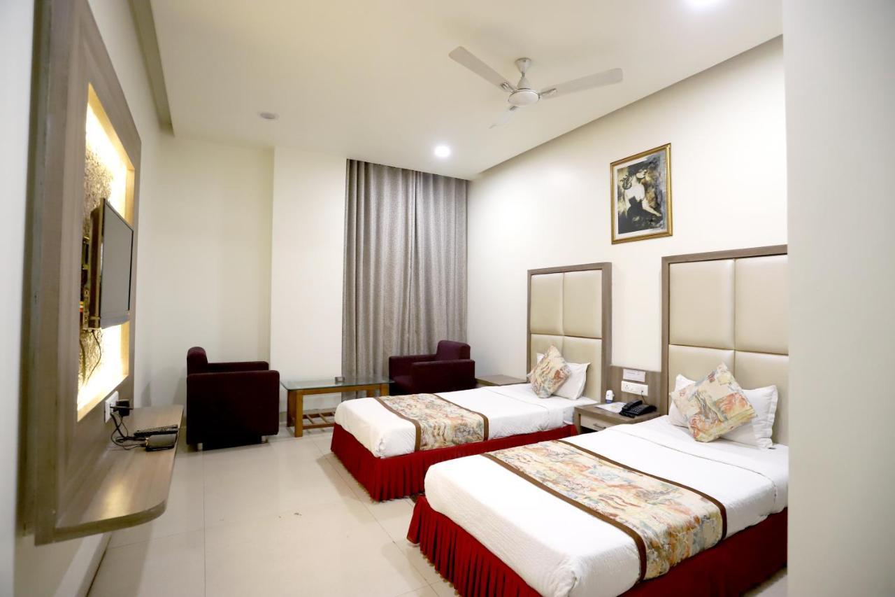 Hotel Blue Pearl Bhopal Dış mekan fotoğraf