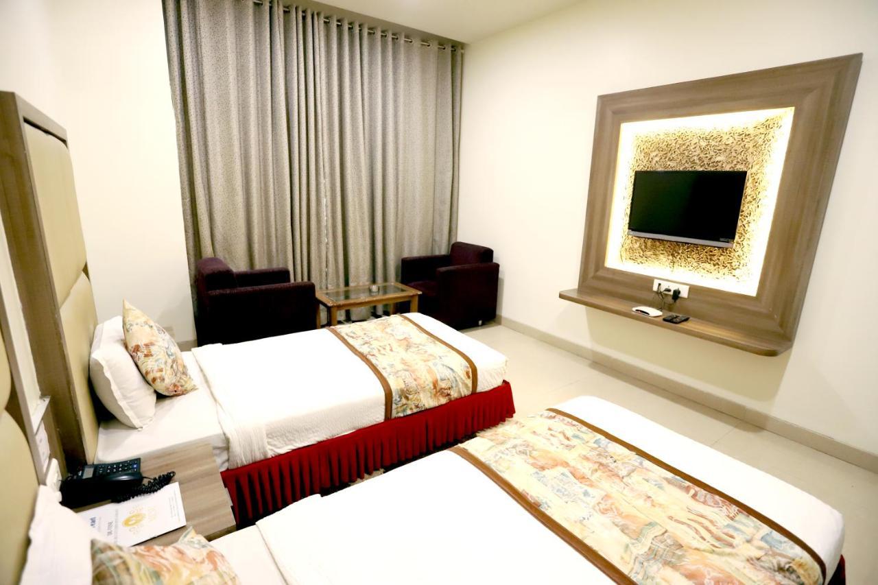 Hotel Blue Pearl Bhopal Dış mekan fotoğraf