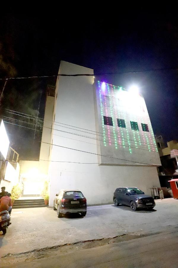 Hotel Blue Pearl Bhopal Dış mekan fotoğraf