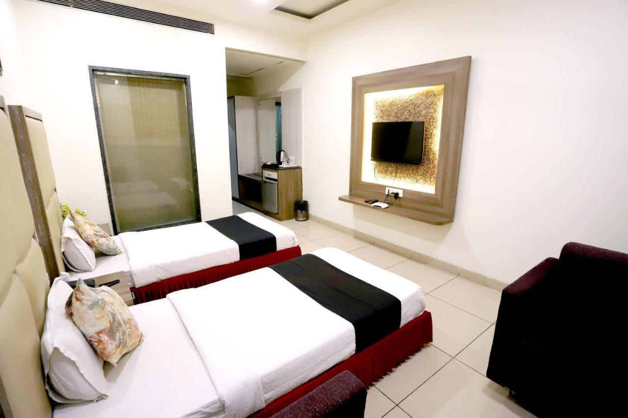 Hotel Blue Pearl Bhopal Dış mekan fotoğraf