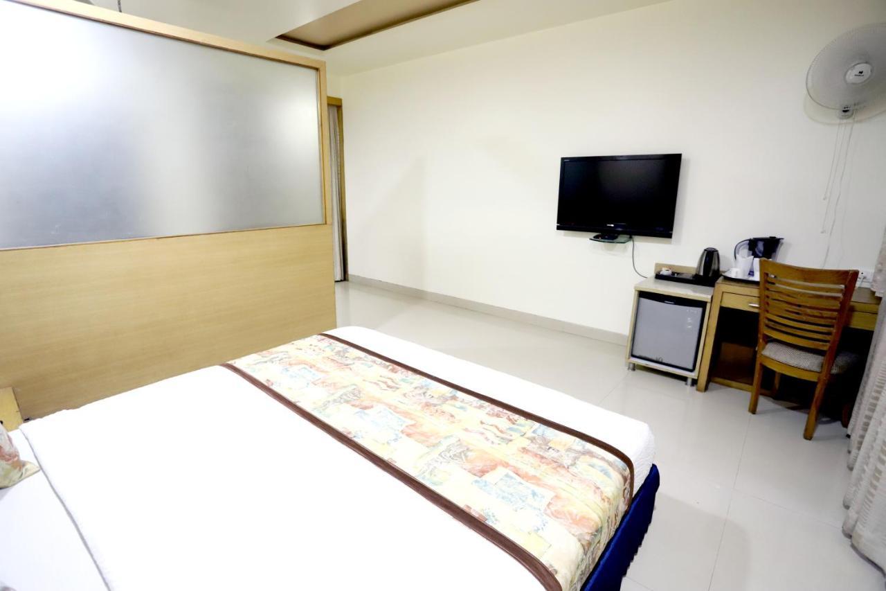Hotel Blue Pearl Bhopal Dış mekan fotoğraf
