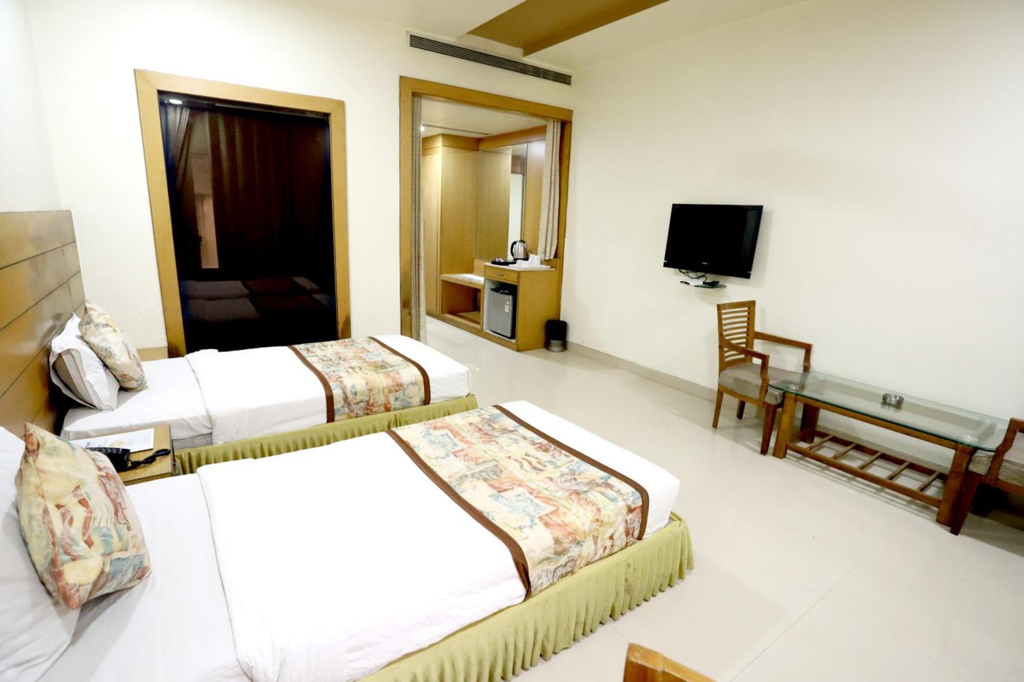 Hotel Blue Pearl Bhopal Dış mekan fotoğraf